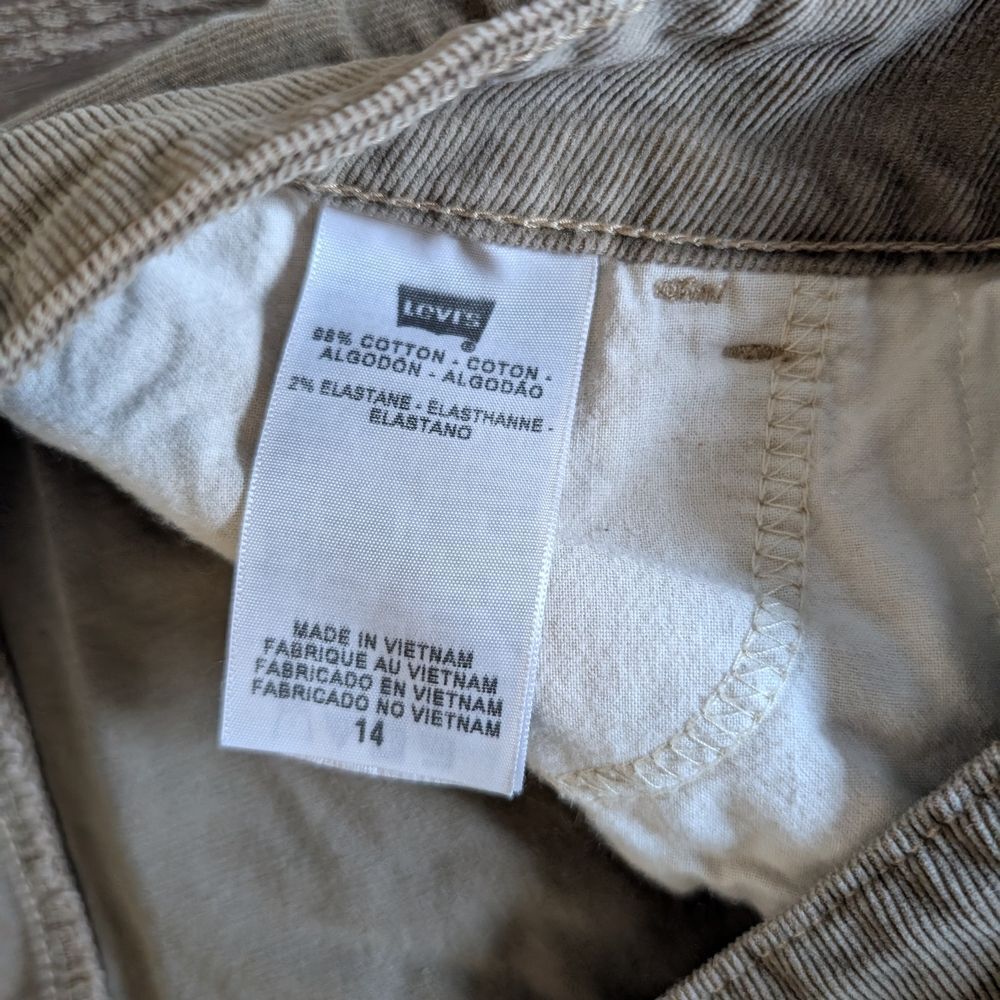 Levi's Women's Tan Corduroy Bootcut Pants. Size 14. - Picture 5 of 5